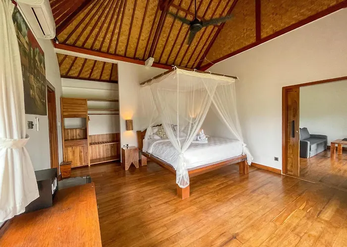 Guest house Abian Ayu 4*